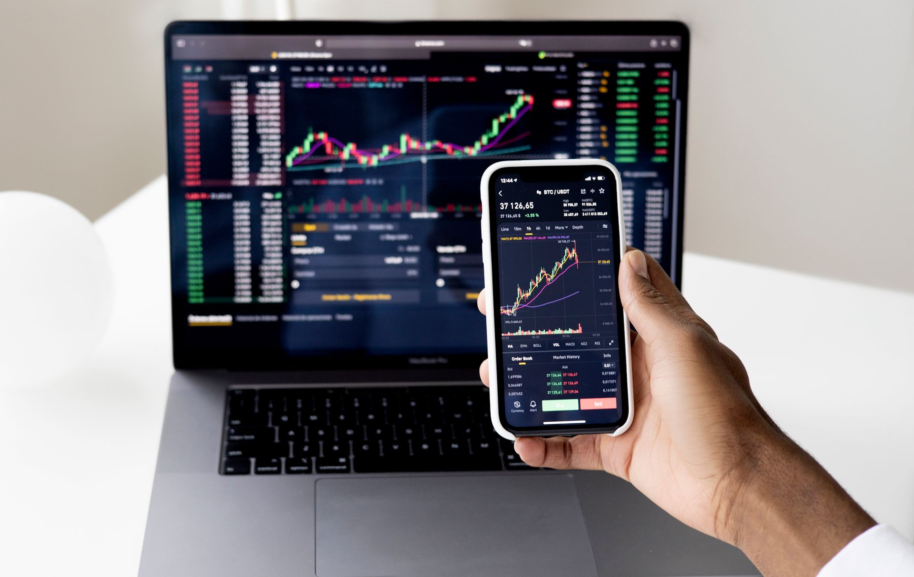 Financial market workflow supporting AutoGen Custom LLM Integration AutoGen 自定义 LLM 集成