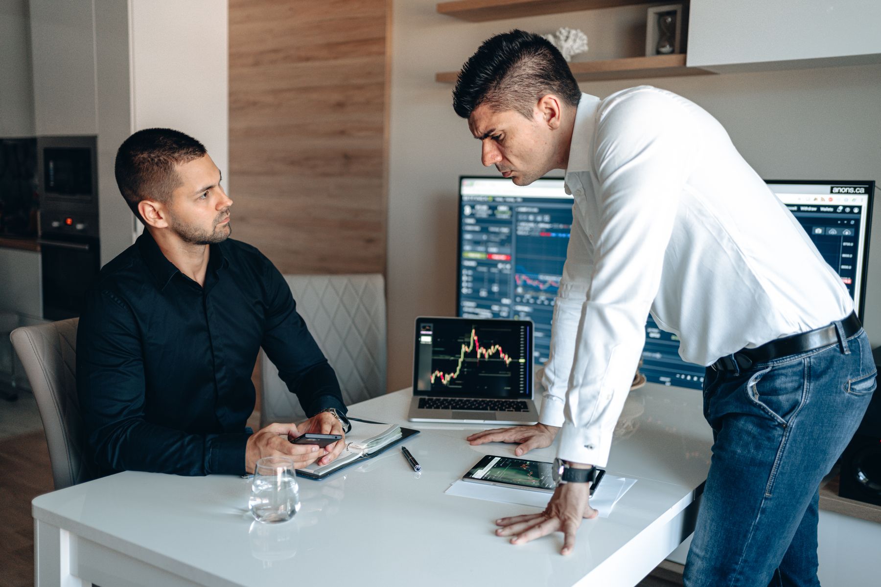 Financial market workflow supporting Vercel AI SDK, Multiple Providers: One App Contract, Multiple Paths Vercel AI SDK + Multiple Providers Vercel AI SDK 接入多个供应商：一个应用契约，多条调用路径 Vercel AI SDK 多提供商